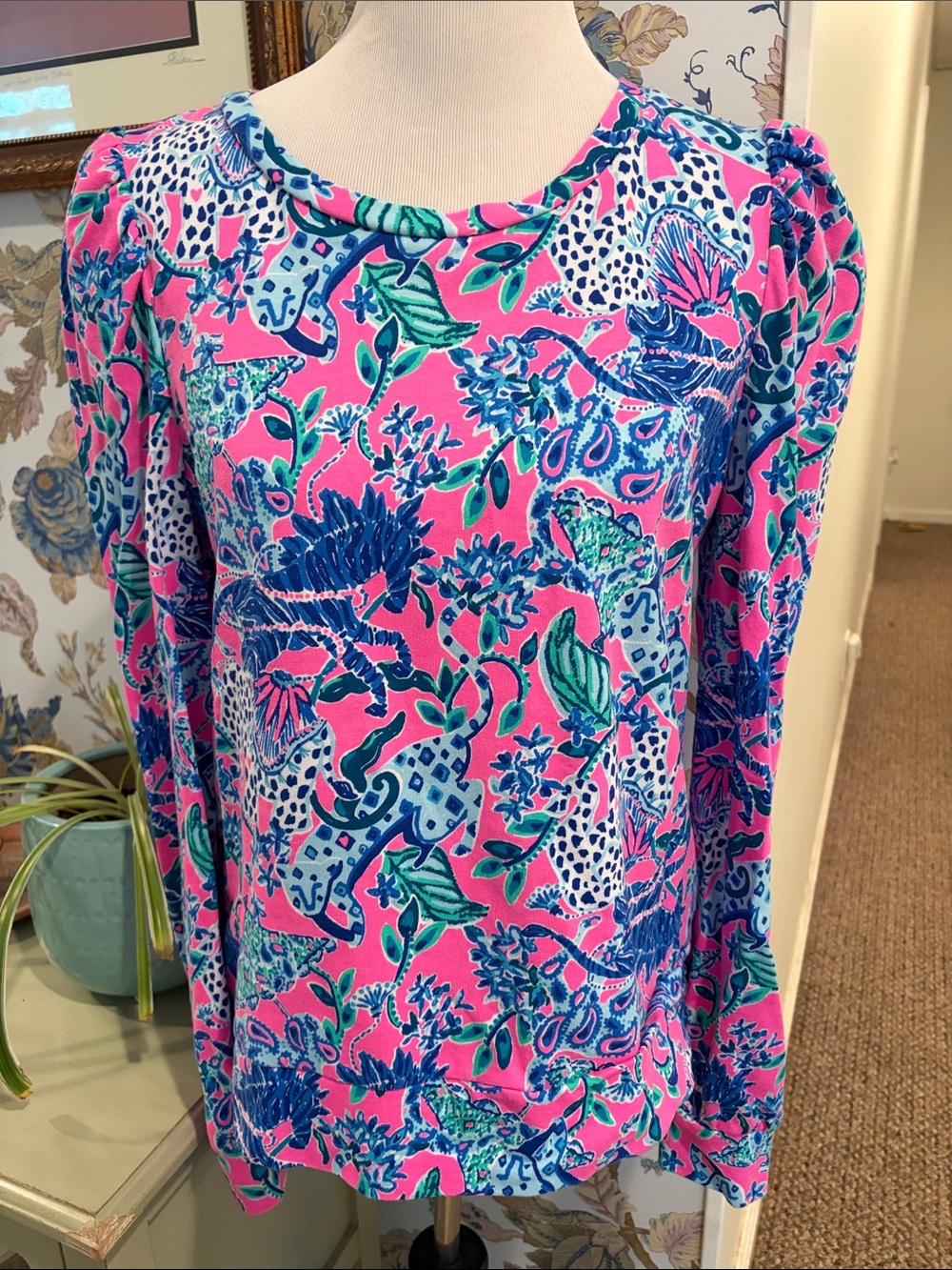 Lilly Pulitzer Jansen Sweatshirt in Plumeria Pink Untamed Hearts Puff Sleeve